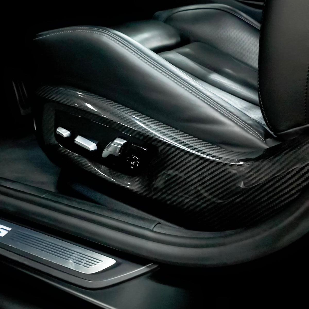 Carbon Fiber Seat Side Cover suitable for BMW M5 F90