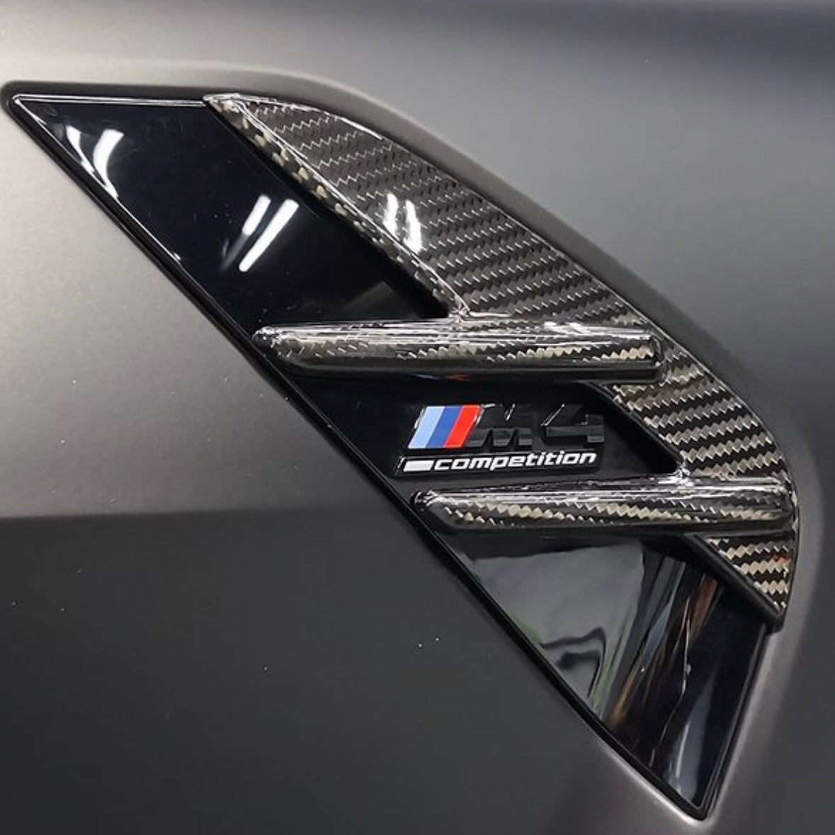 Carbon Fiber Vent Cover passend für BMW M4 G82