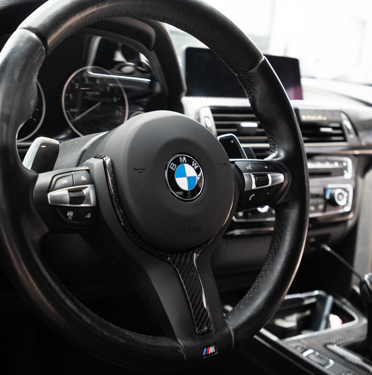 Carbon Fiber Steering Wheel Trim passend für BMW F Series M Sport