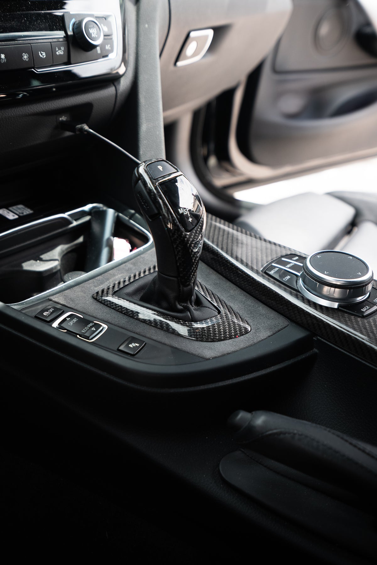 Carbon Fiber Console Cover passend für BMW F80 F82 F30 F31 F32 F33 F34 F20 F22