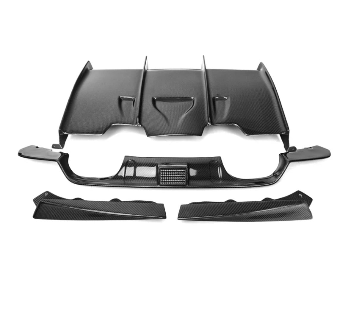 Carbon Fiber Diffuser 4 Pieces passend für BMW F80 M3 F82 F83 M4