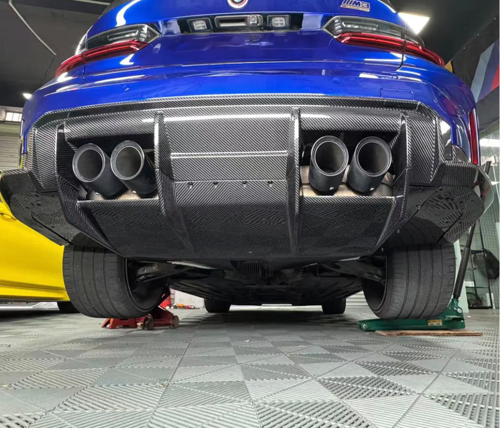 Carbon Fiber R Style Diffuser passend für BMW G80/G81/G82/G83