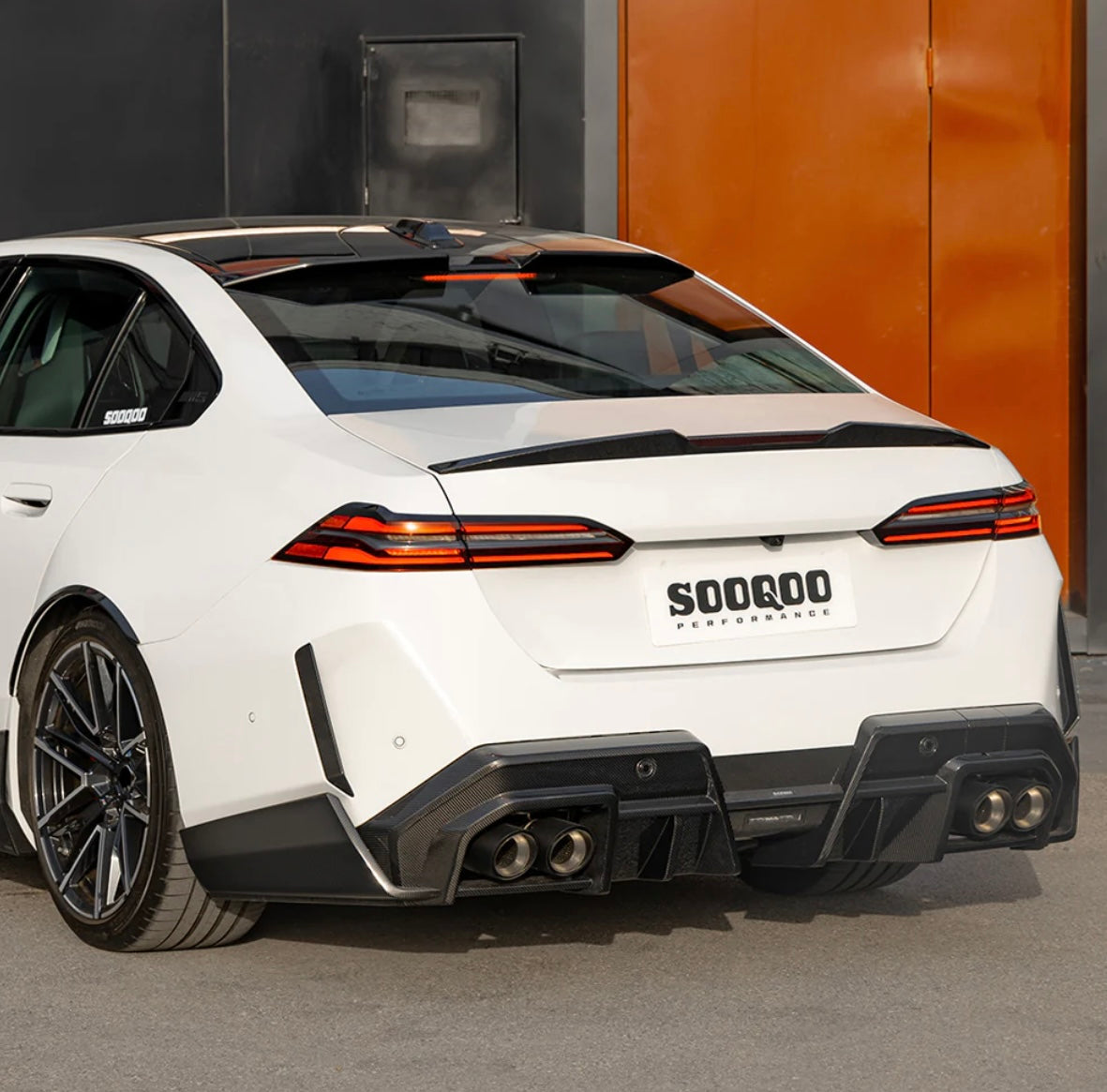 Carbon Fiber Rear Diffuser suitable for BMW M5 G90 G99