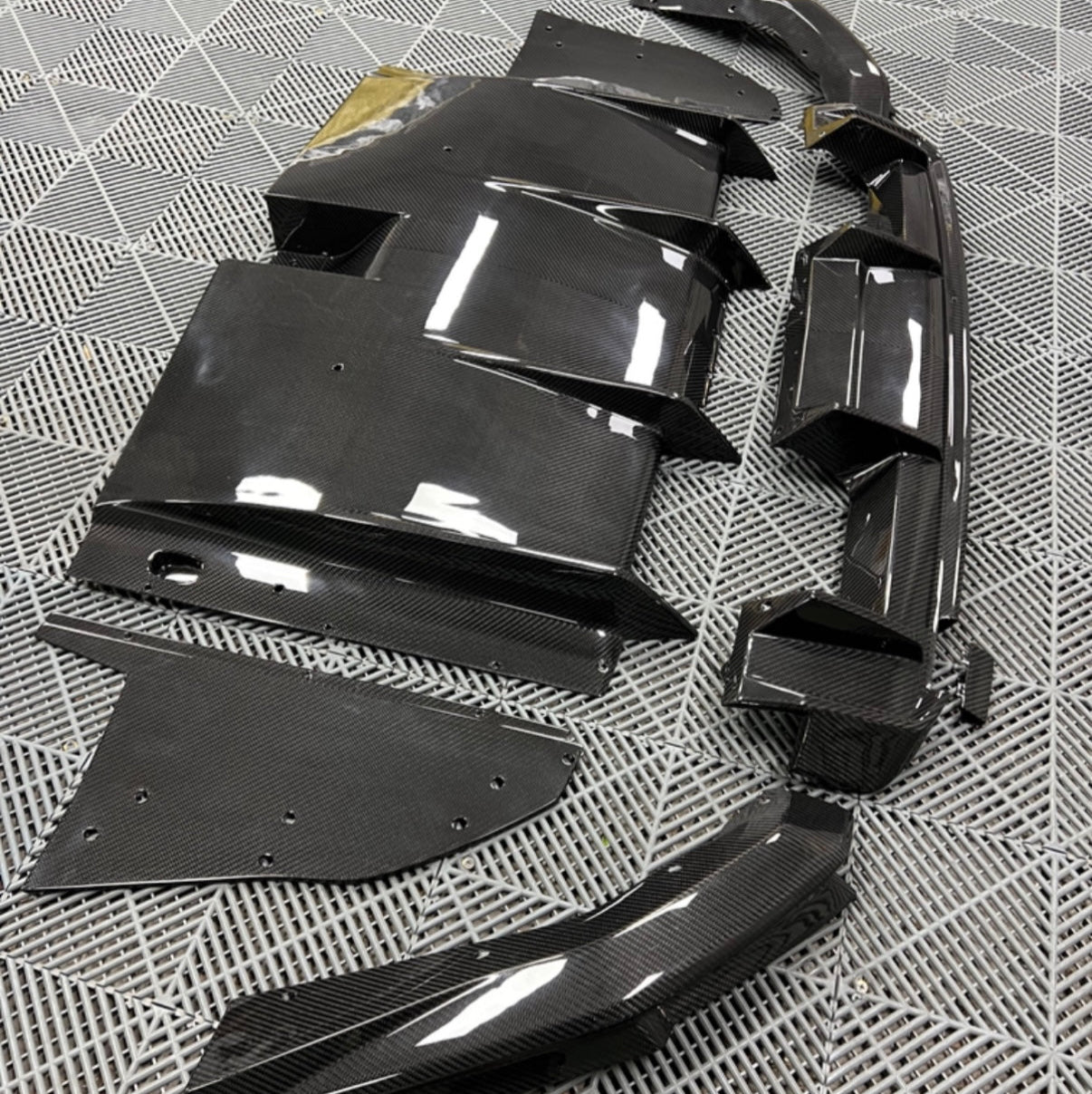 Carbon Fiber Diffuser 4 Pieces for BMW F80 M3 F82 F83 M4