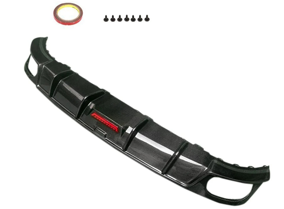 Carbon Fiber Car Rear Diffuser Lip With Light passend für Audi Q8 Sport SQ8