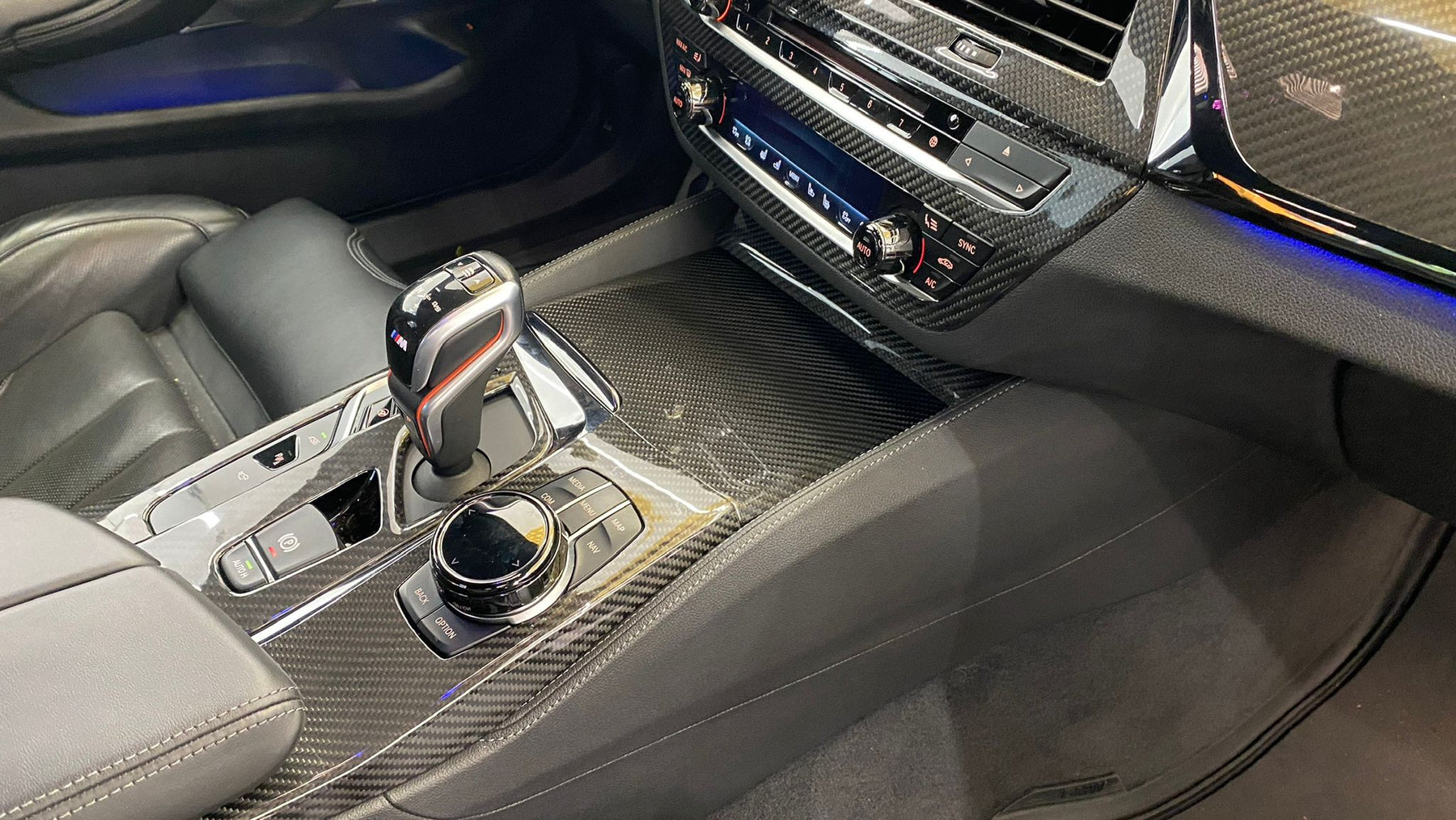 Carbon Fiber Central Console passend für BMW 5 Series G30 M5 F90
